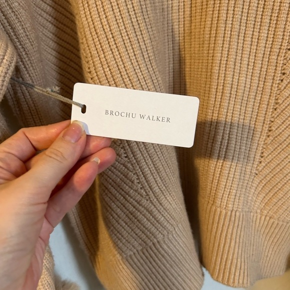 NWY Brochue Walker fur sleeves sweater - Picture 4 of 7